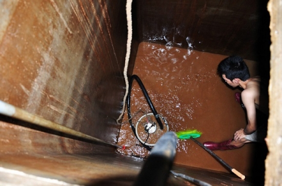 Thau rửa bể nước ngầm
